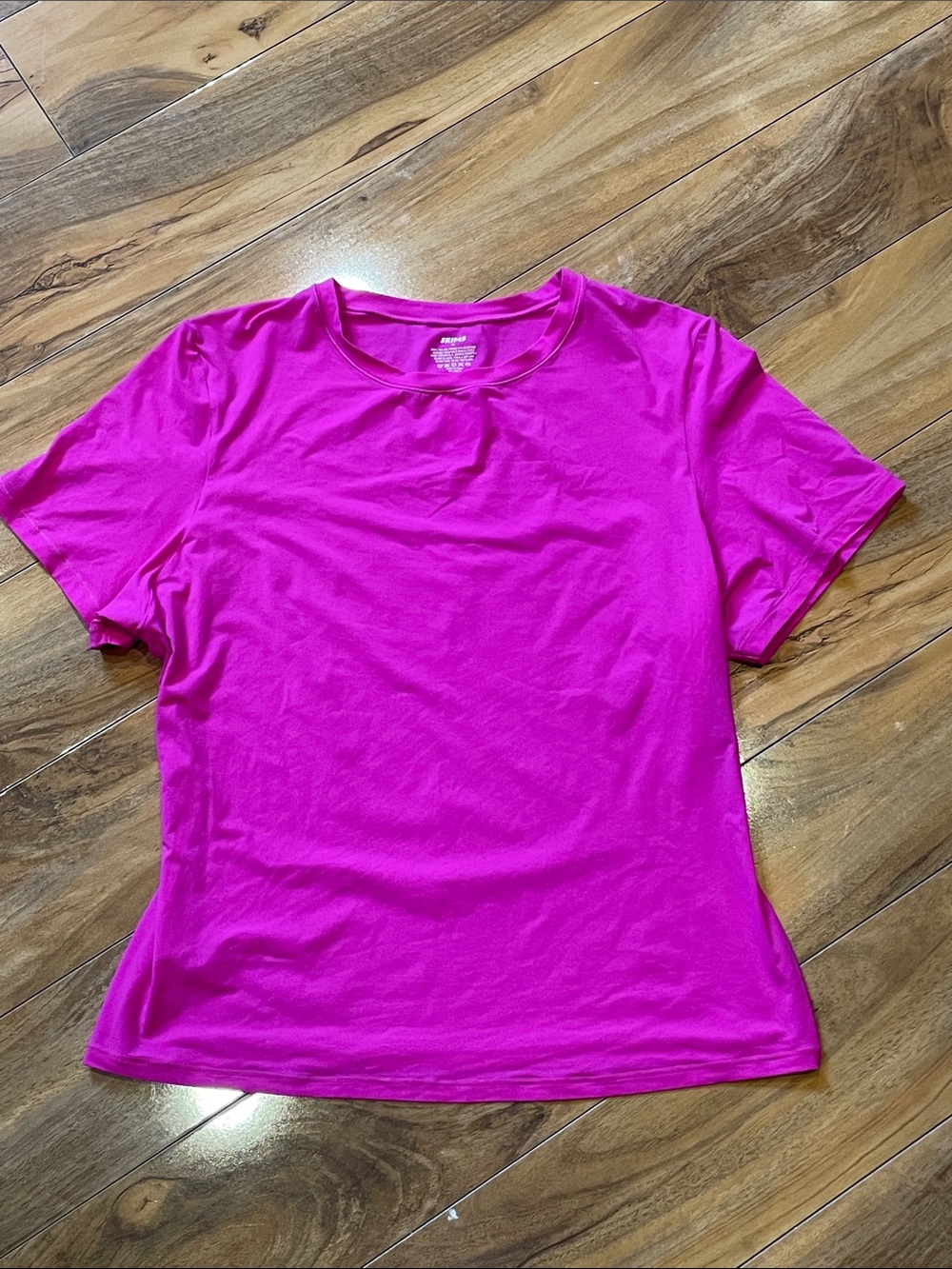 Extra large XL SKIMS fits every body T-shirt fuchsia * Limited edition color